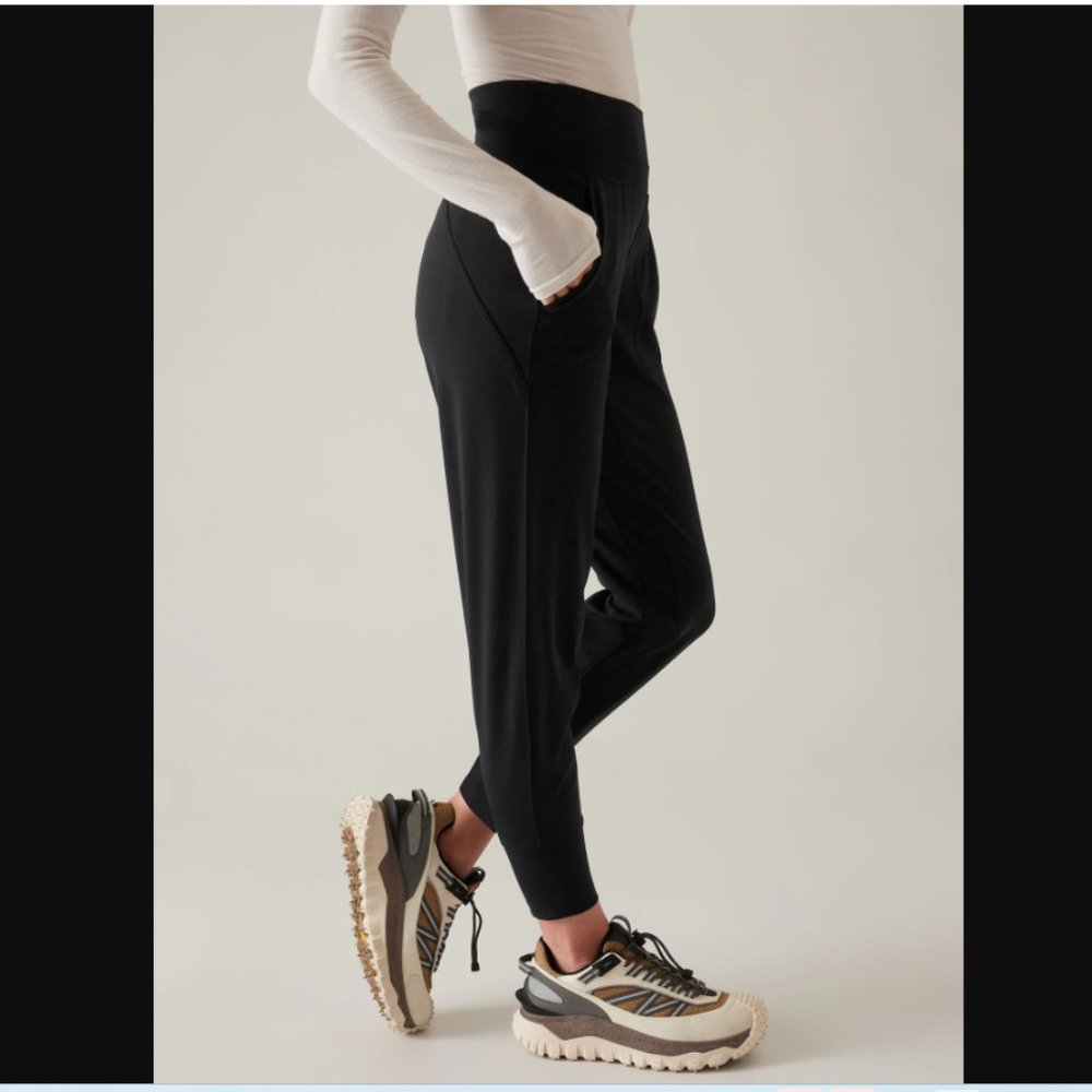 Athleta Venice Jogger - XS - Black